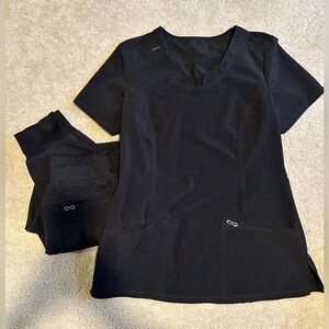 Cherokee infinity black scrub set size small top/ small petite bottoms like new!